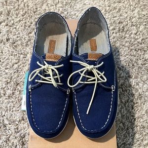 Olukai Heleuma canvas beach shoe